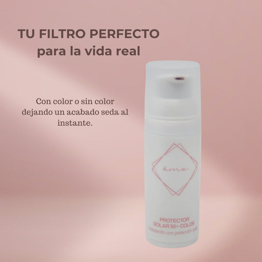 Textura de rápida absorción con un acabado seda, efecto buena cara. Sin trazas blancas. Protege tu piel y reduce los signos de la edad, con ácido Hialurónico, colágeno y jojoba. Apto para pieles grasas. Fórmula con y sin color. ¡Tu filtro perfecto para la vida real!